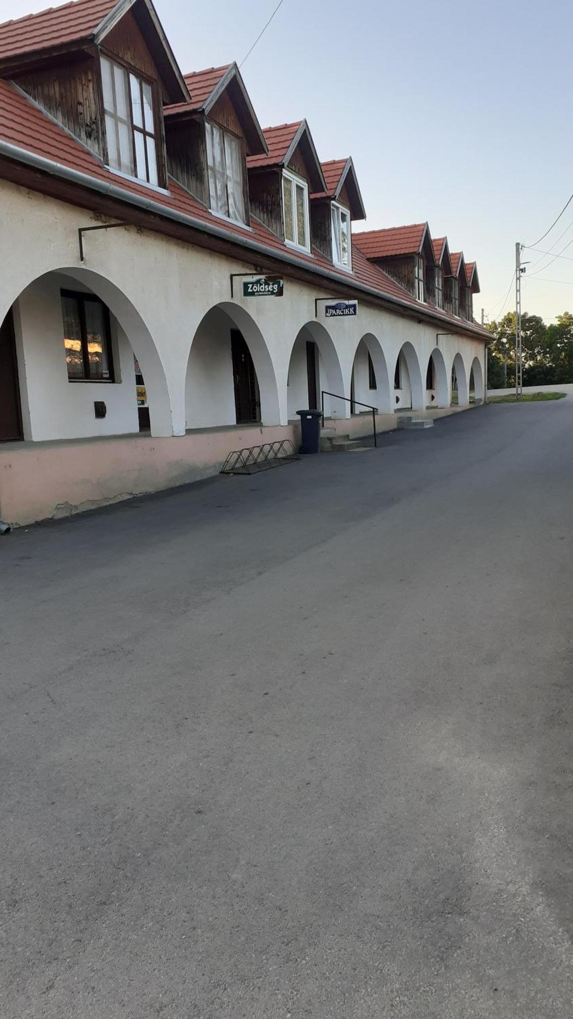 Borostyán Vendégház Tiszaug Extérieur photo